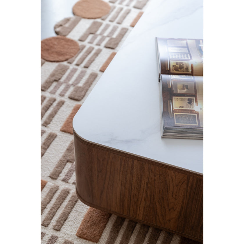 Almira Salontafel